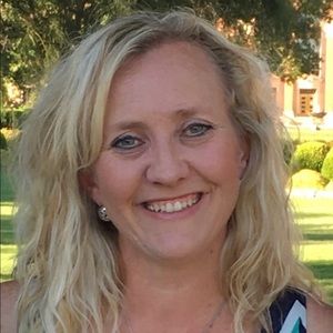 Meet your Posher, Dana